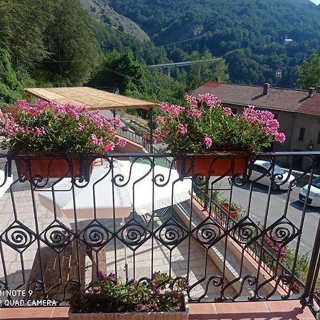 Agriturismo La Rosa Spina Fivizzano Δωμάτιο φωτογραφία